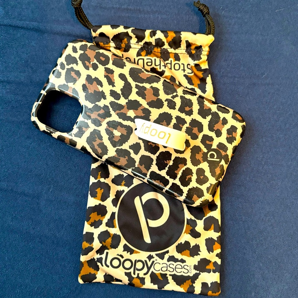 iPhone 11 Loopy case with carry bag